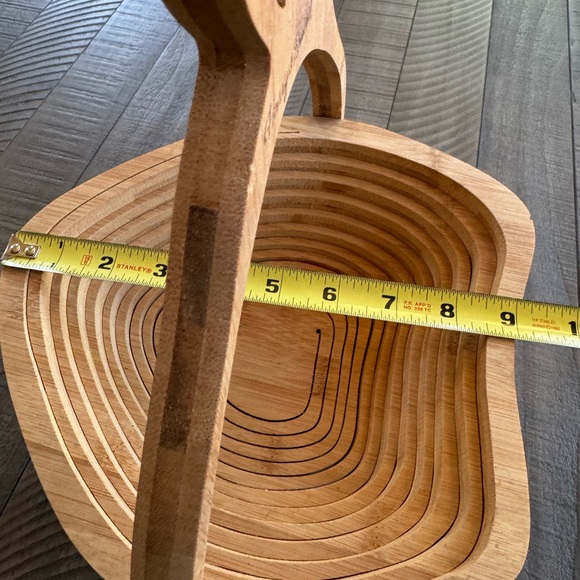 HARRY & DAVID Pear Shaped Collapsible Wood Basket, Fruit Bowl, Trivet. - Picture 6 of 6